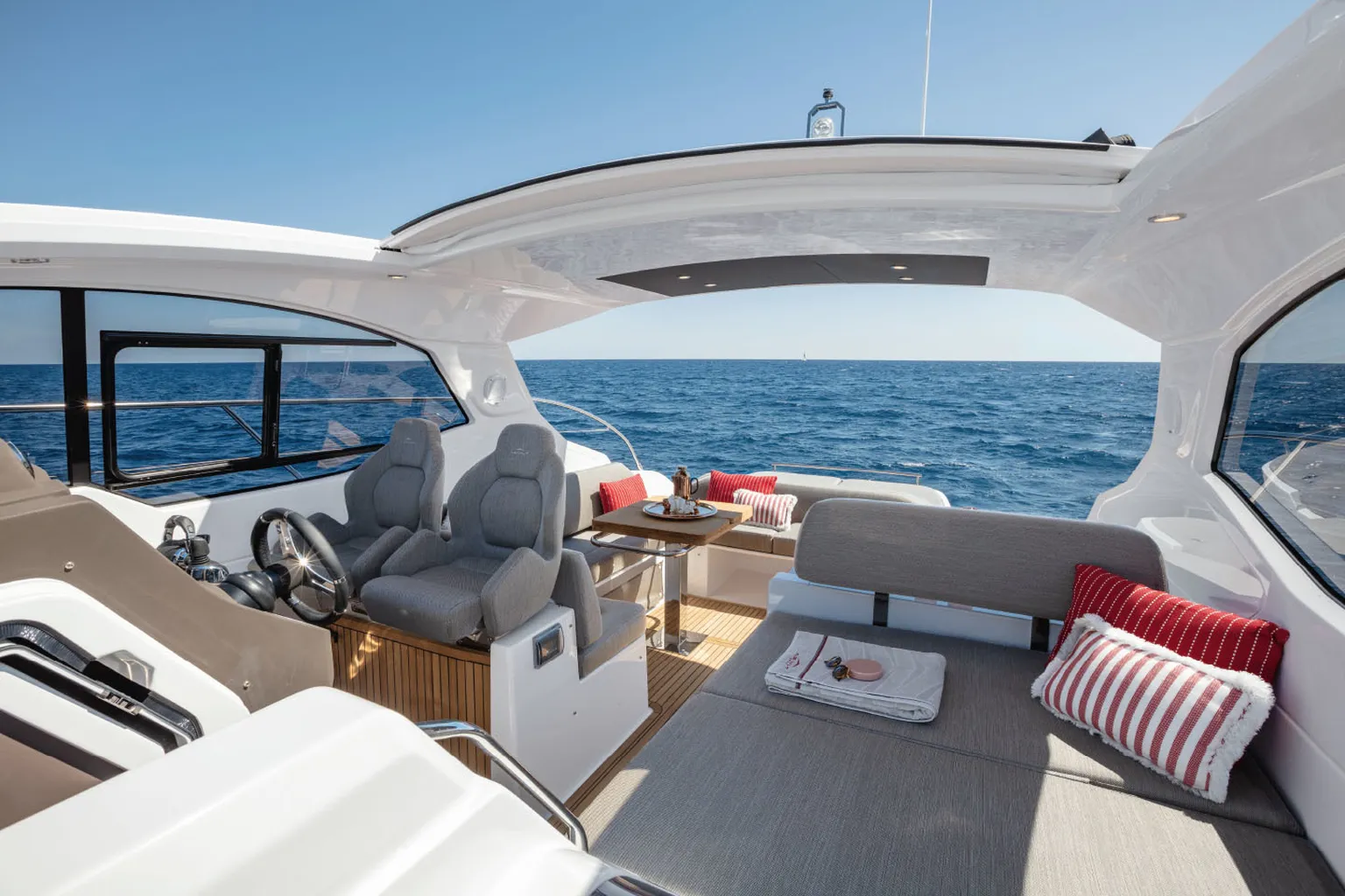 Luxury yacht rental Azimut Atlantis 45 bedroom with modern design Porto Cervo